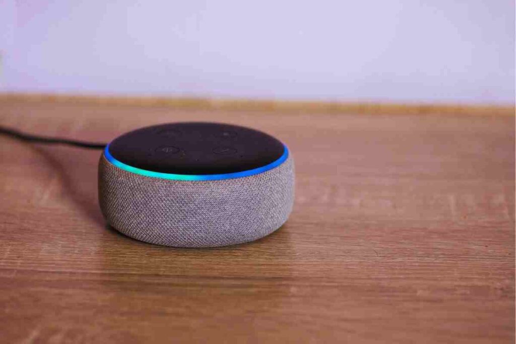 accendi luci di casa con Alexa